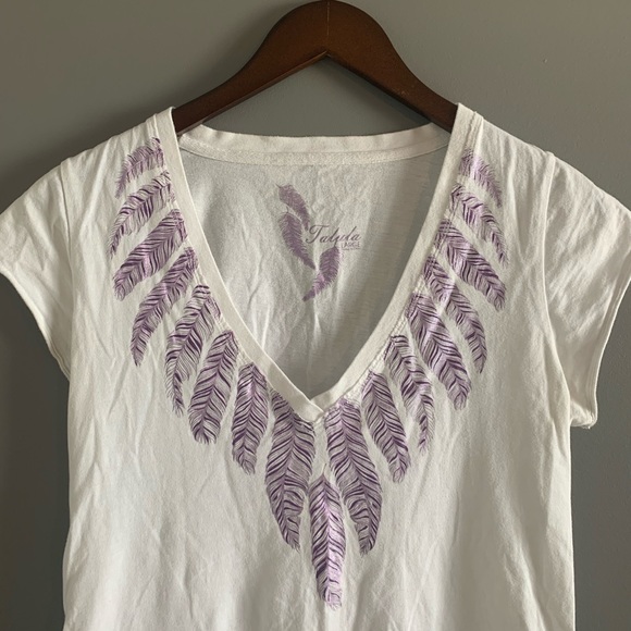 🌵3/$30 - Talula Feather T-Shirt